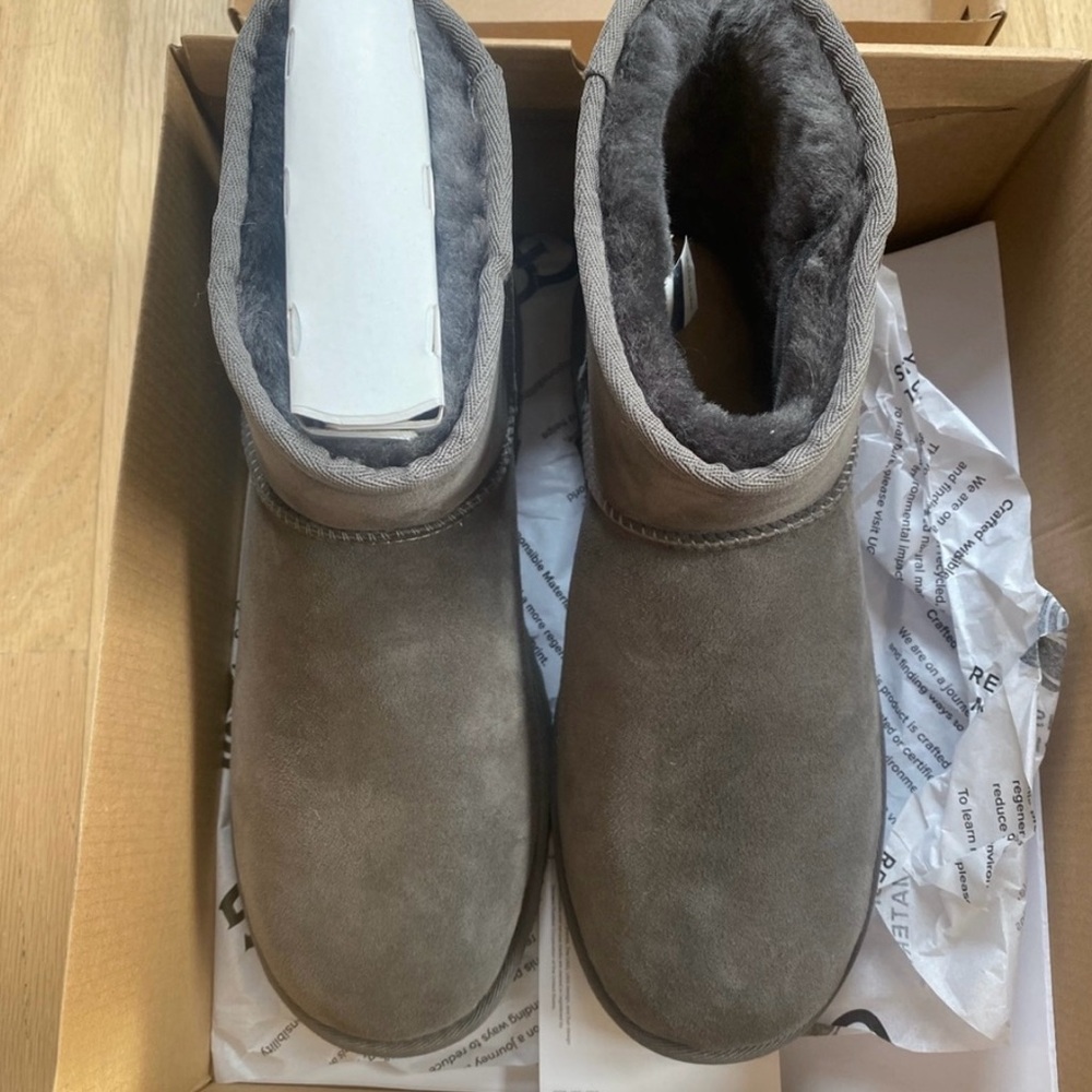 UGG mini - Picture 9 of 13